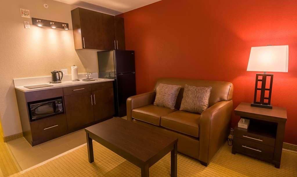 The Kanata Inns Invermere Dalaman gambar